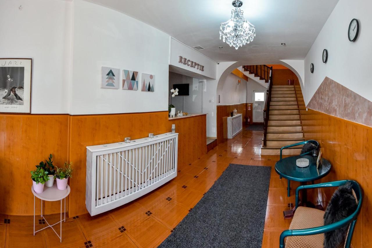 Pensiunea Vanessa Făgăraş Exterior foto